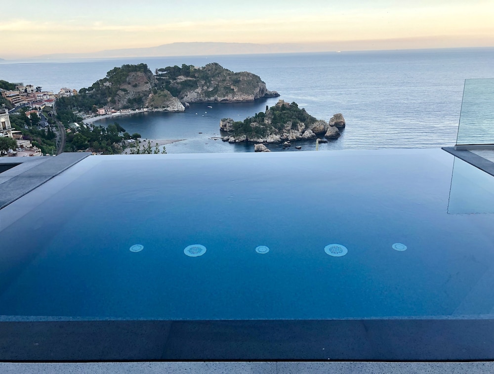 Private pool