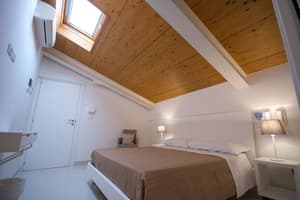 thumbnail: Interior entrance