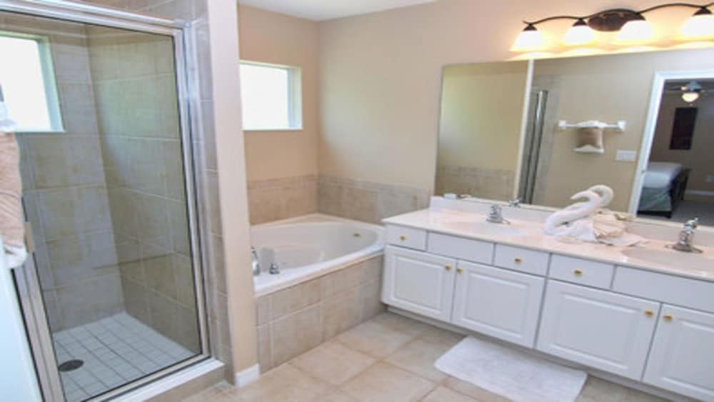 Jetted tub