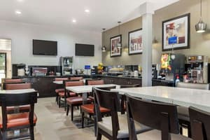 thumbnail: Breakfast area