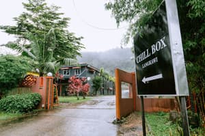 thumbnail: Front of property