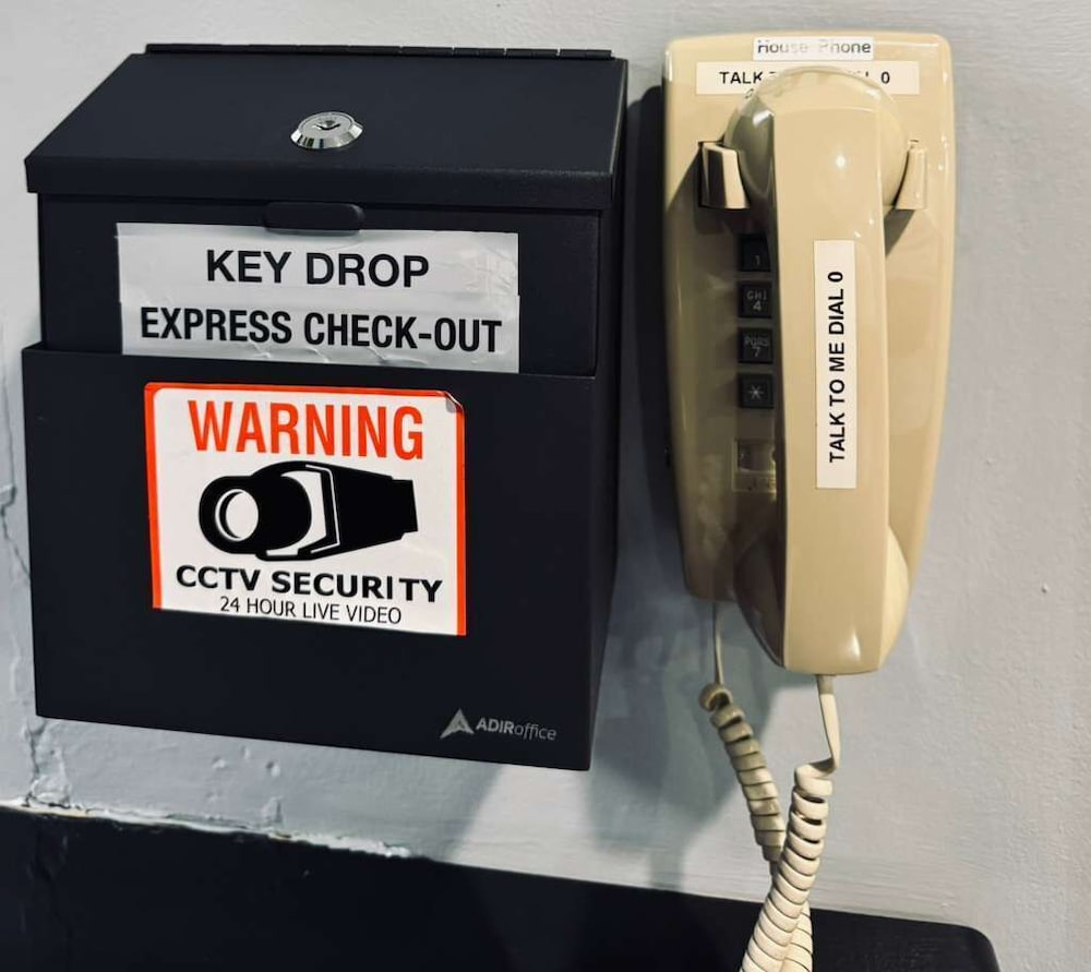 Check-in/check-out kiosk