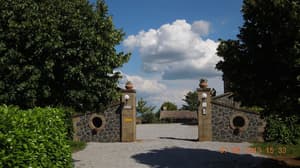 thumbnail: Exterior