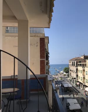 thumbnail: Front of property