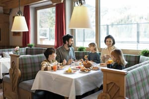 thumbnail: Restaurant