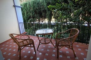 thumbnail: Bar (on property)
