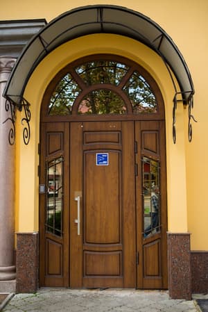 thumbnail: Property entrance