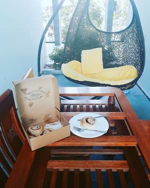 thumbnail: Breakfast area
