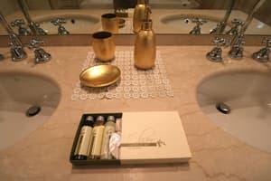 thumbnail: Bathroom amenities