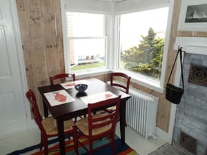 thumbnail: In-room dining