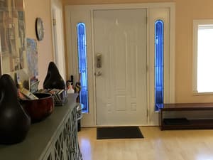 thumbnail: Interior entrance