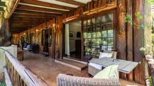 thumbnail: Exterior detail
