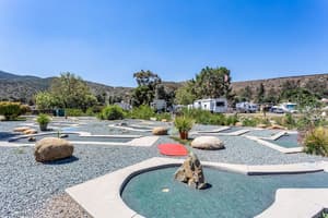thumbnail: Mini-golf