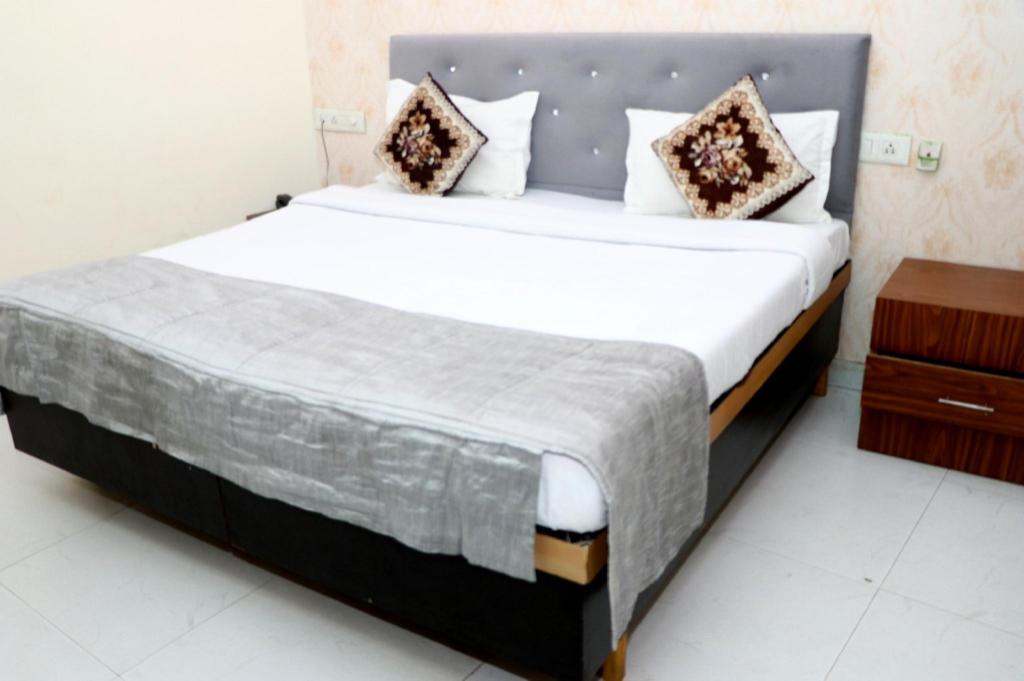 b738cbd9c1ed70feebca21d7d1765c04.jpg