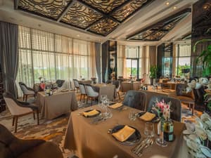 thumbnail: Restaurant
