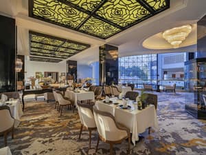thumbnail: Restaurant