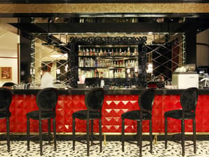 thumbnail: Bar (on property)