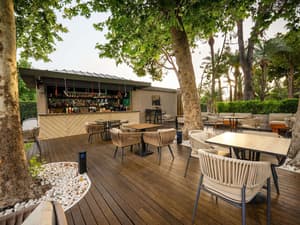 thumbnail: Bar (on property)