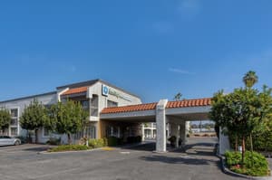 thumbnail: Exterior