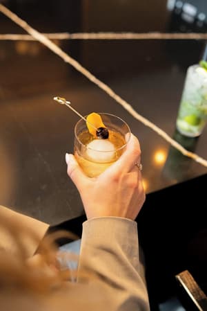 thumbnail: Bar (on property)
