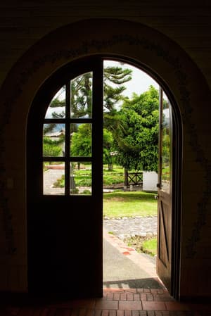 thumbnail: Interior entrance