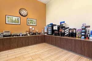 thumbnail: Breakfast area