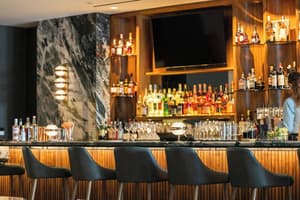 thumbnail: Bar (on property)
