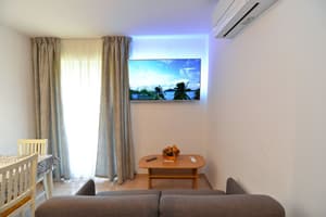 thumbnail: In-room dining