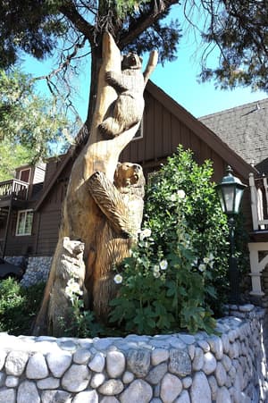 thumbnail: Courtyard