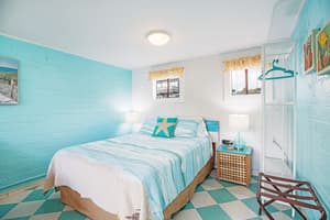 thumbnail: In-room dining