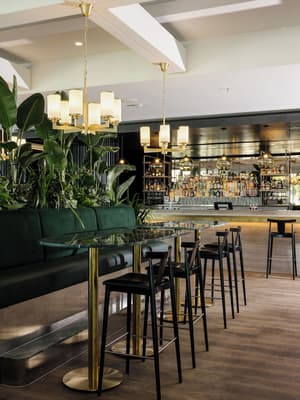thumbnail: Bar (on property)