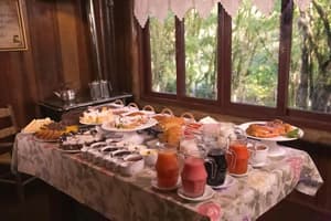 thumbnail: Breakfast area