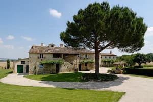 thumbnail: Front of property