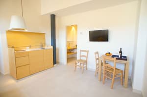 thumbnail: Bar (on property)