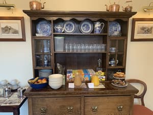 thumbnail: Breakfast area