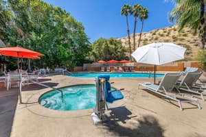 thumbnail: Outdoor pool