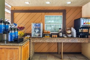 thumbnail: Breakfast area