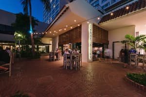 thumbnail: Bar (on property)