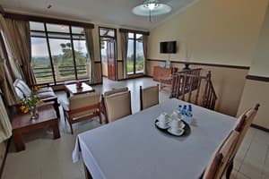 thumbnail: In-room dining