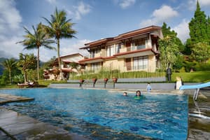 thumbnail: Outdoor pool