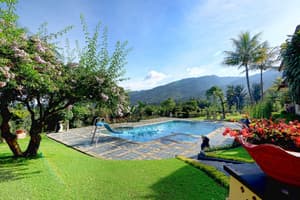 thumbnail: Outdoor pool