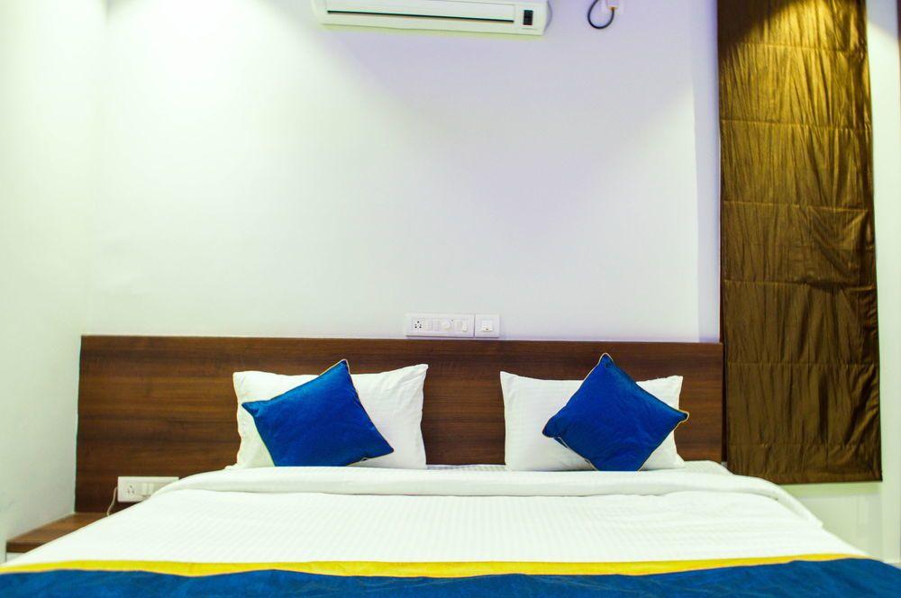 Oyo 5367 Near Outer Ring Road 11