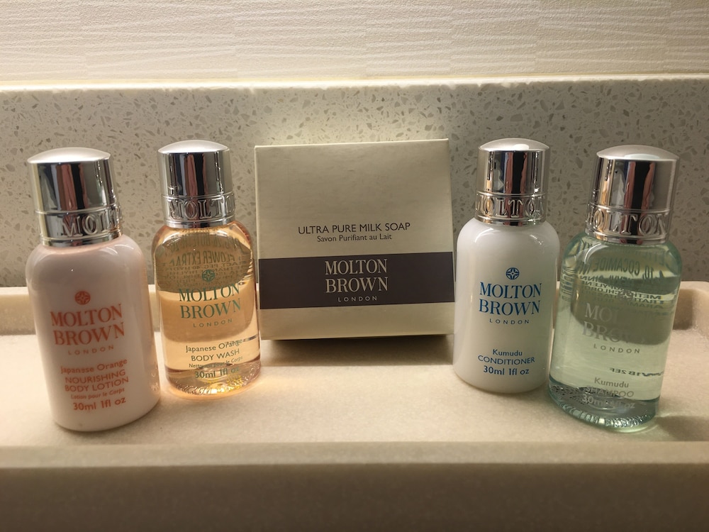 Bathroom amenities