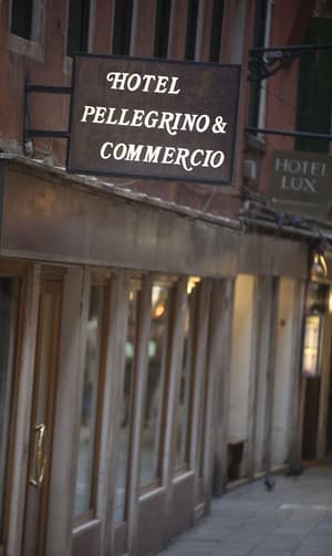 thumbnail: Exterior detail