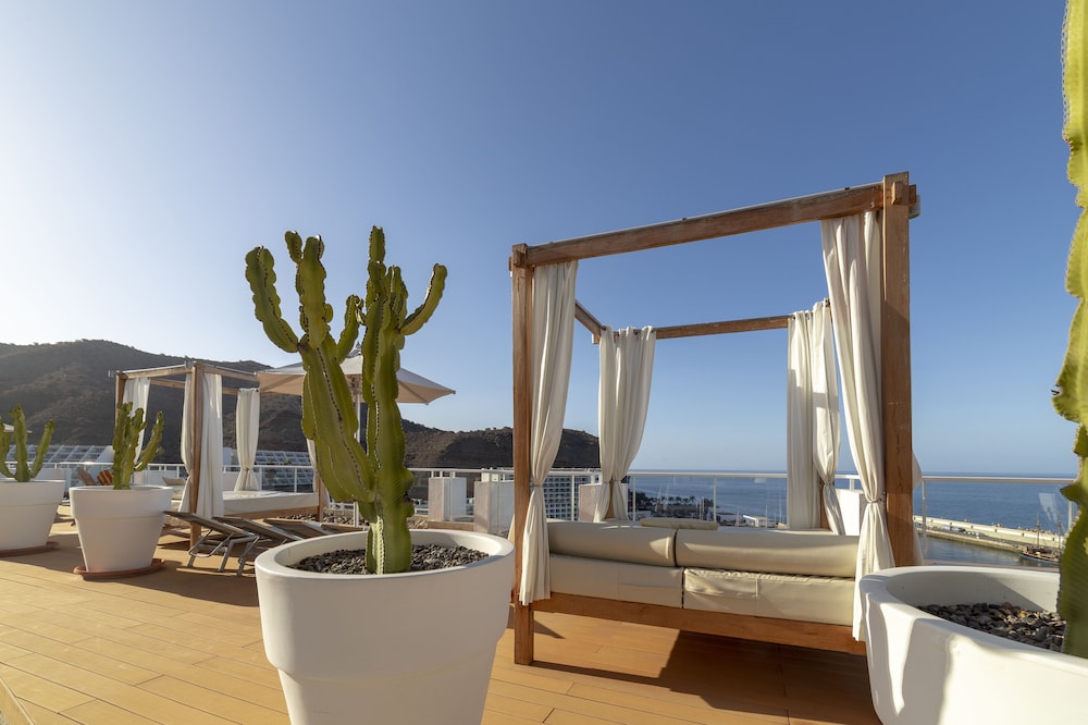 Sundeck