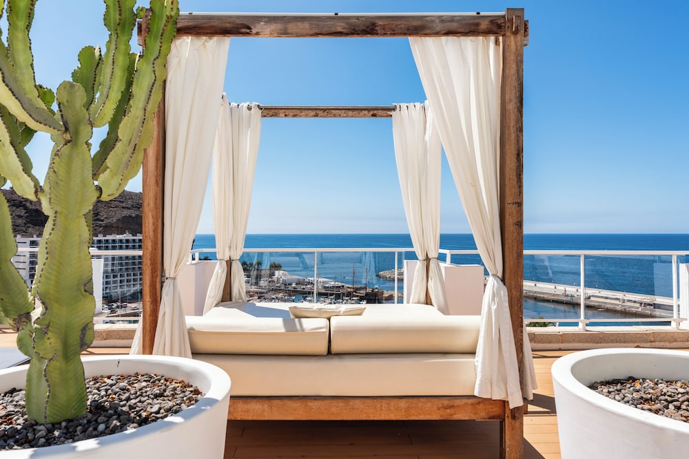 Sundeck
