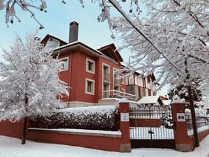 thumbnail: Front of property