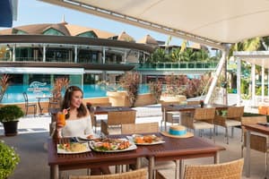 thumbnail: Outdoor dining