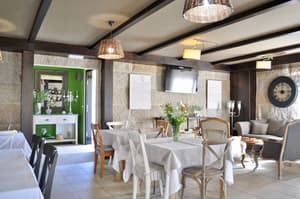 thumbnail: Breakfast area