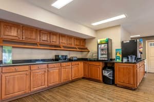 thumbnail: Breakfast area